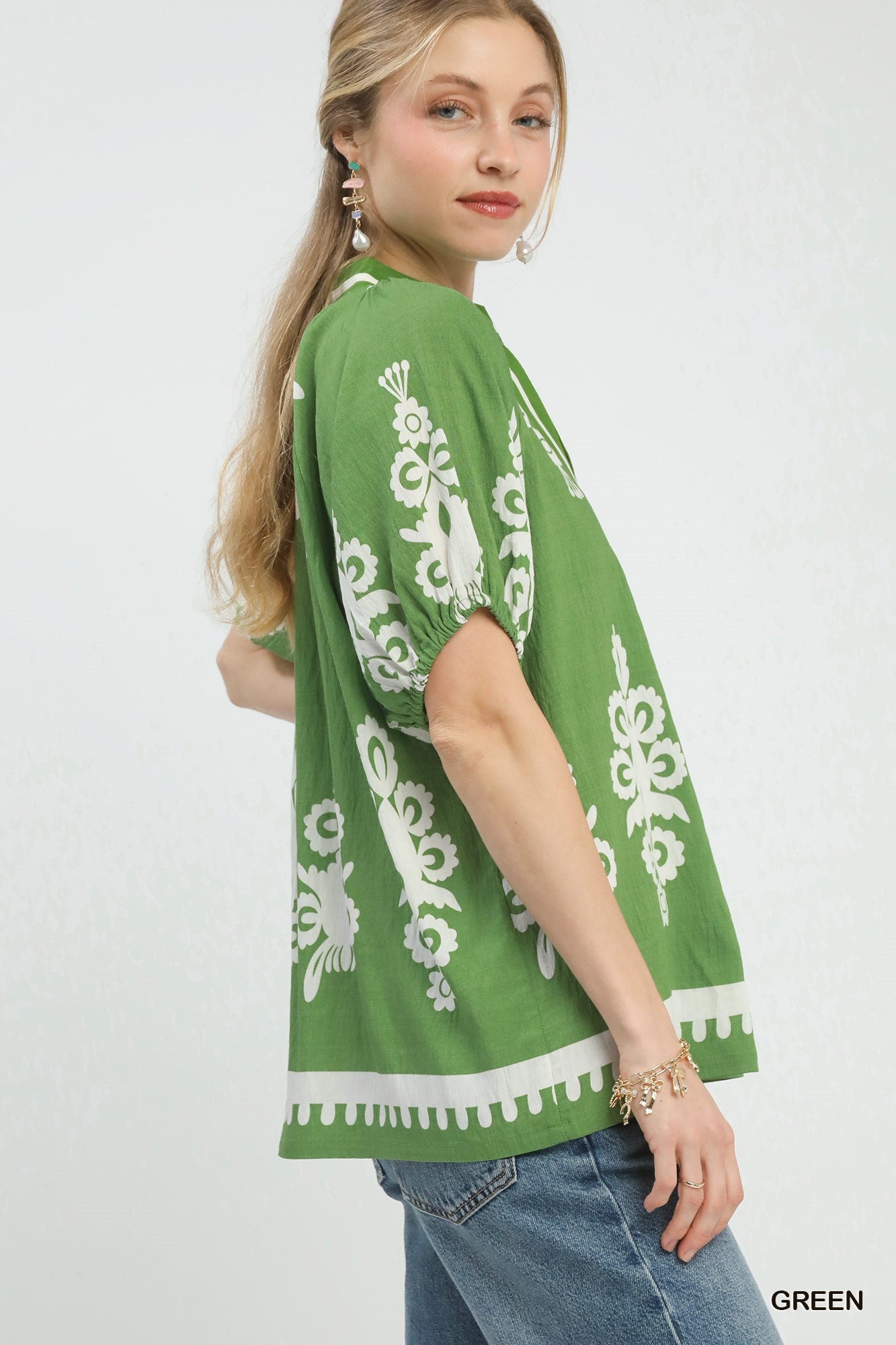 7e0023f9-5bb1-40fa-b8ad-104d0e43da59-Max