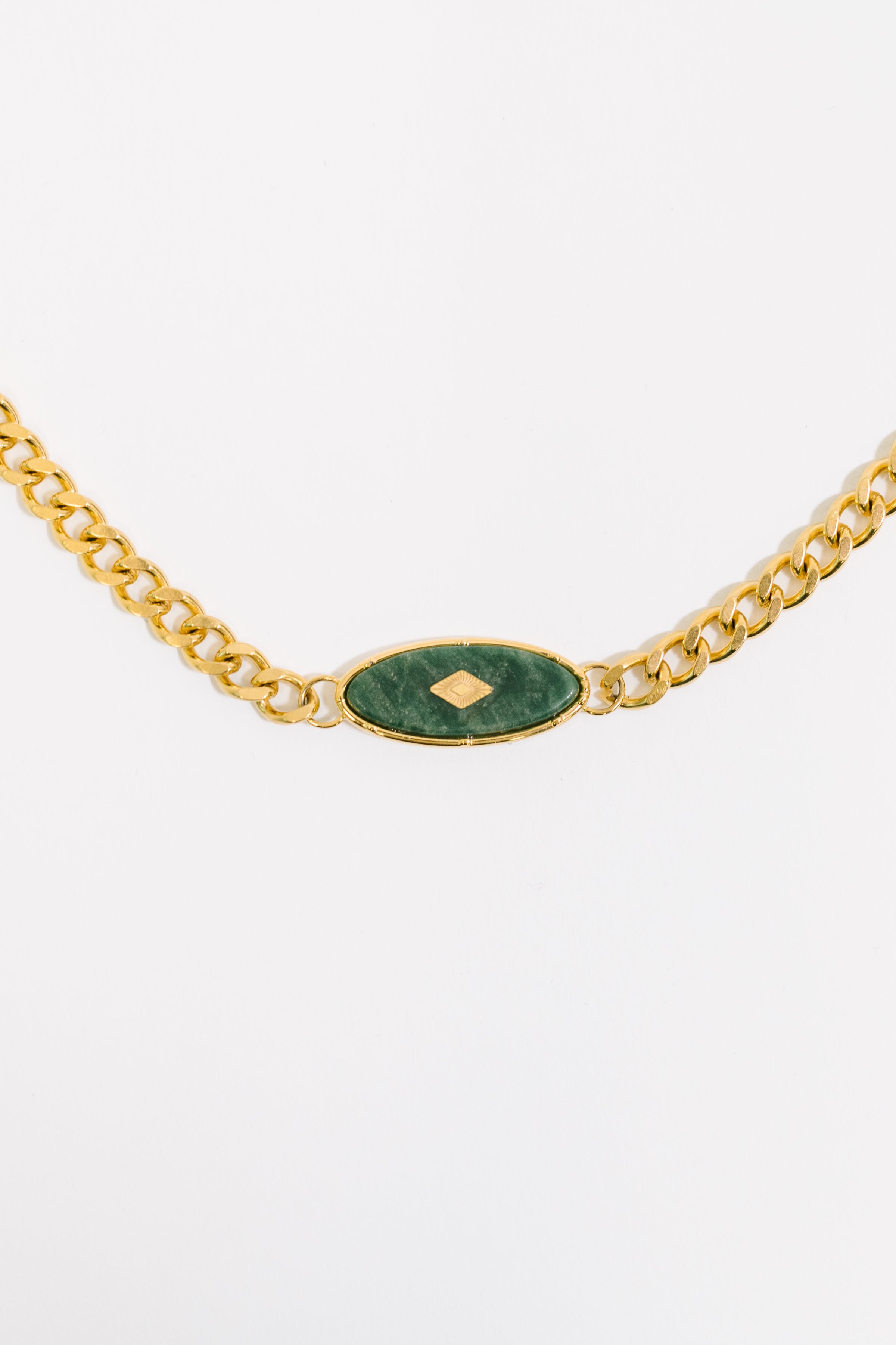 18K Gold Bangle in Jade Bracelet