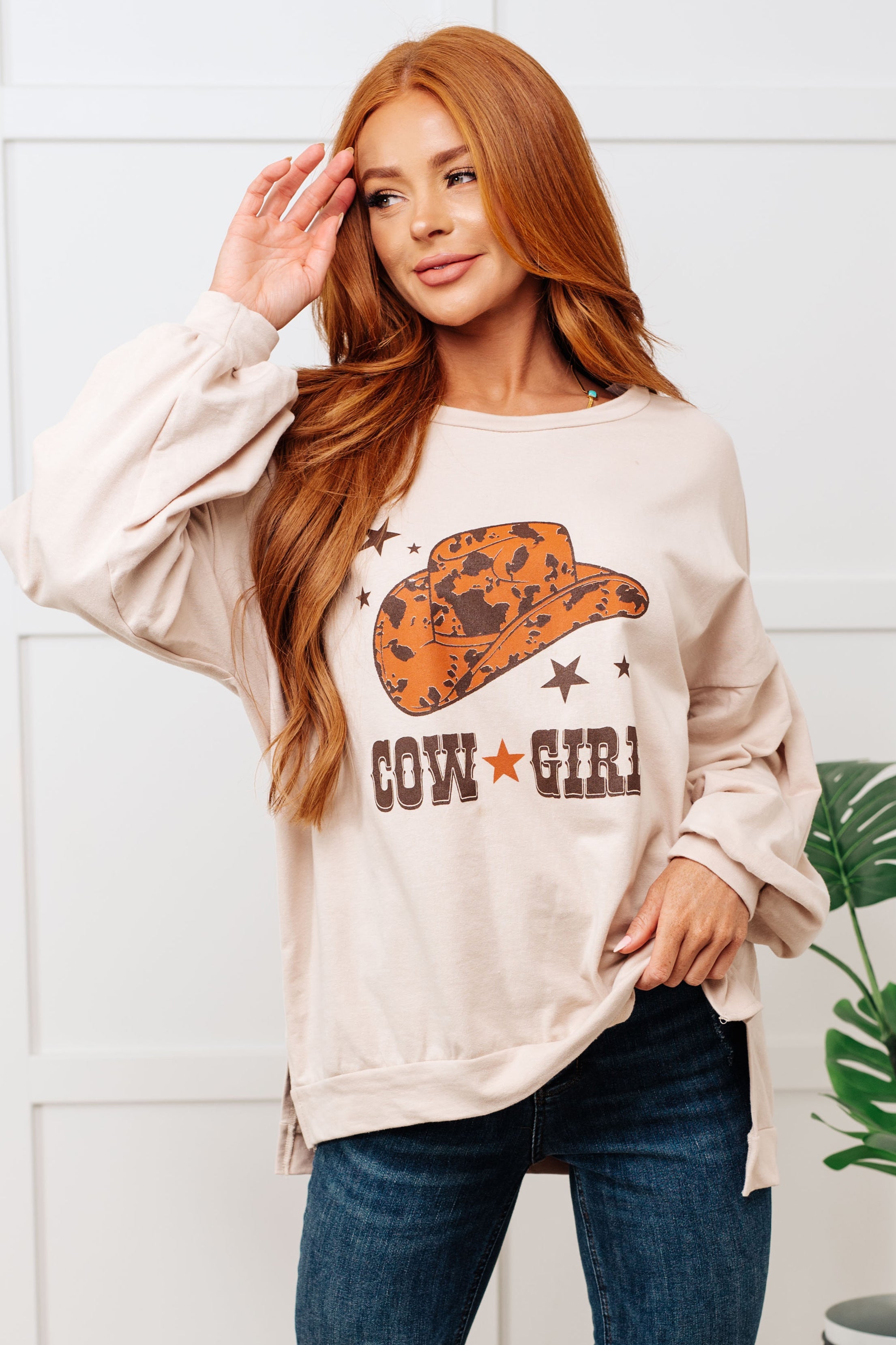 Cow Girl Cotton Graphic Pullover in Stone