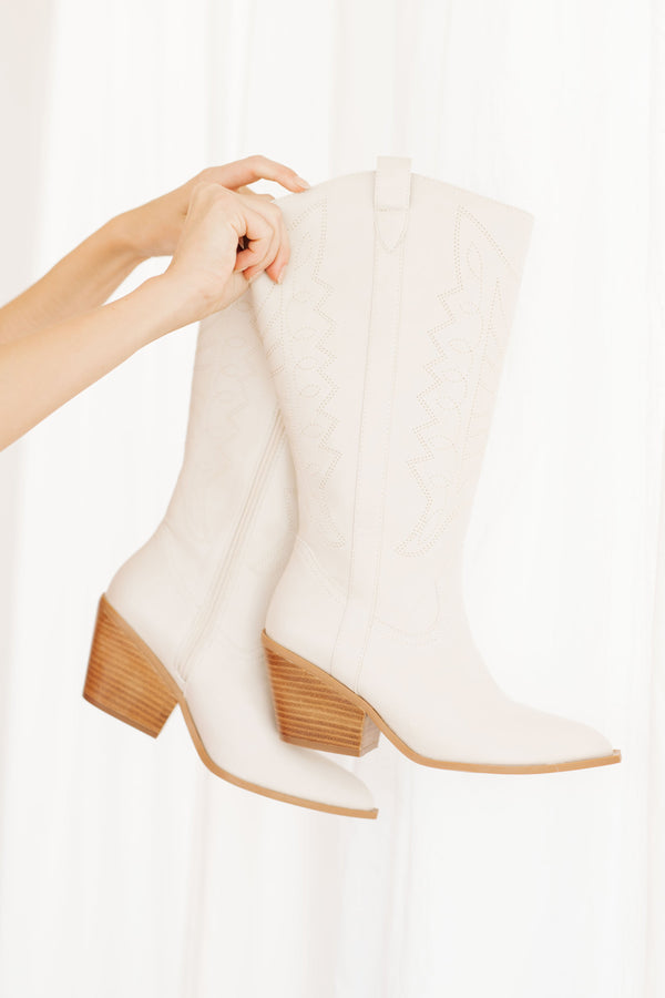 Cowgirl Boots in Off White