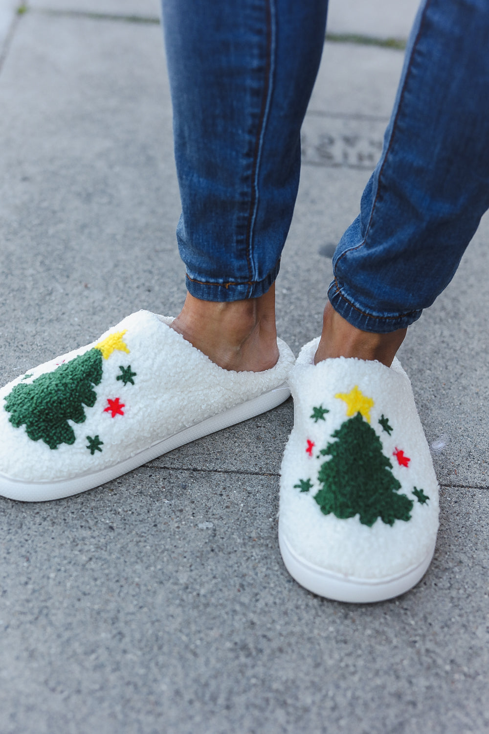 Christmas Tree Print Fleece Slippers