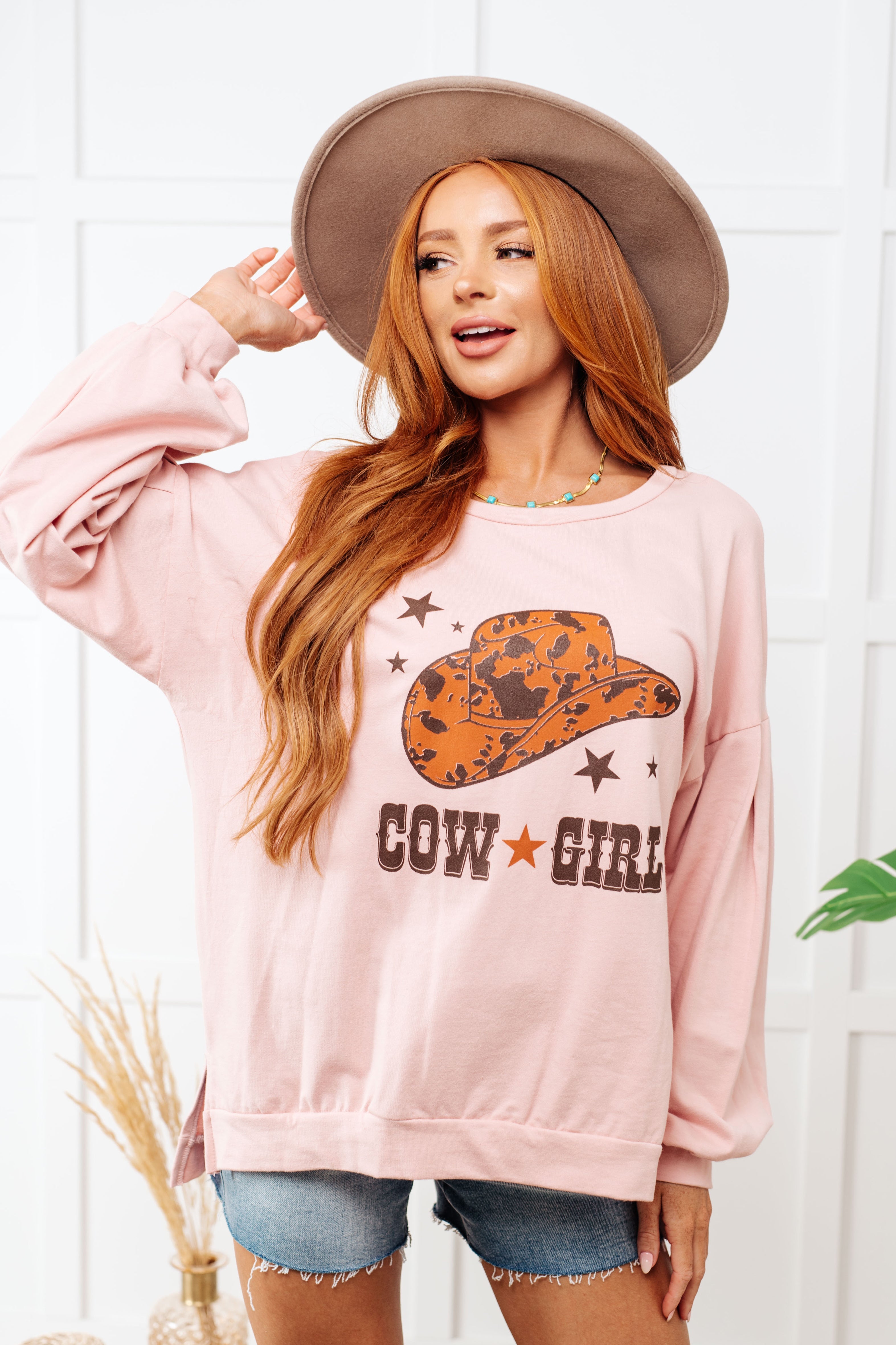 Cow Girl Cotton Graphic Pullover in Dusty Pink
