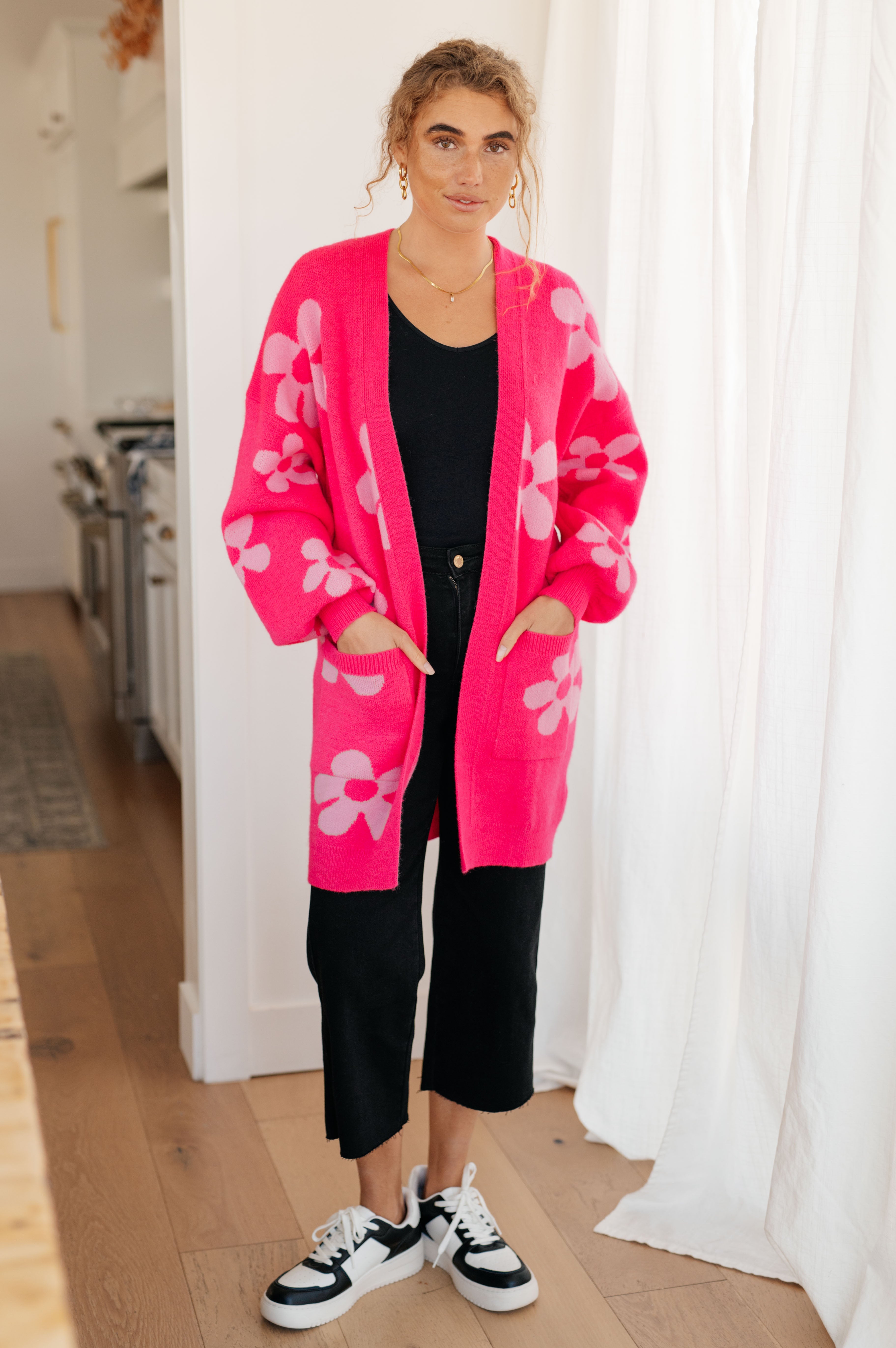 Daisy Floral Cardigan in Hot Pink