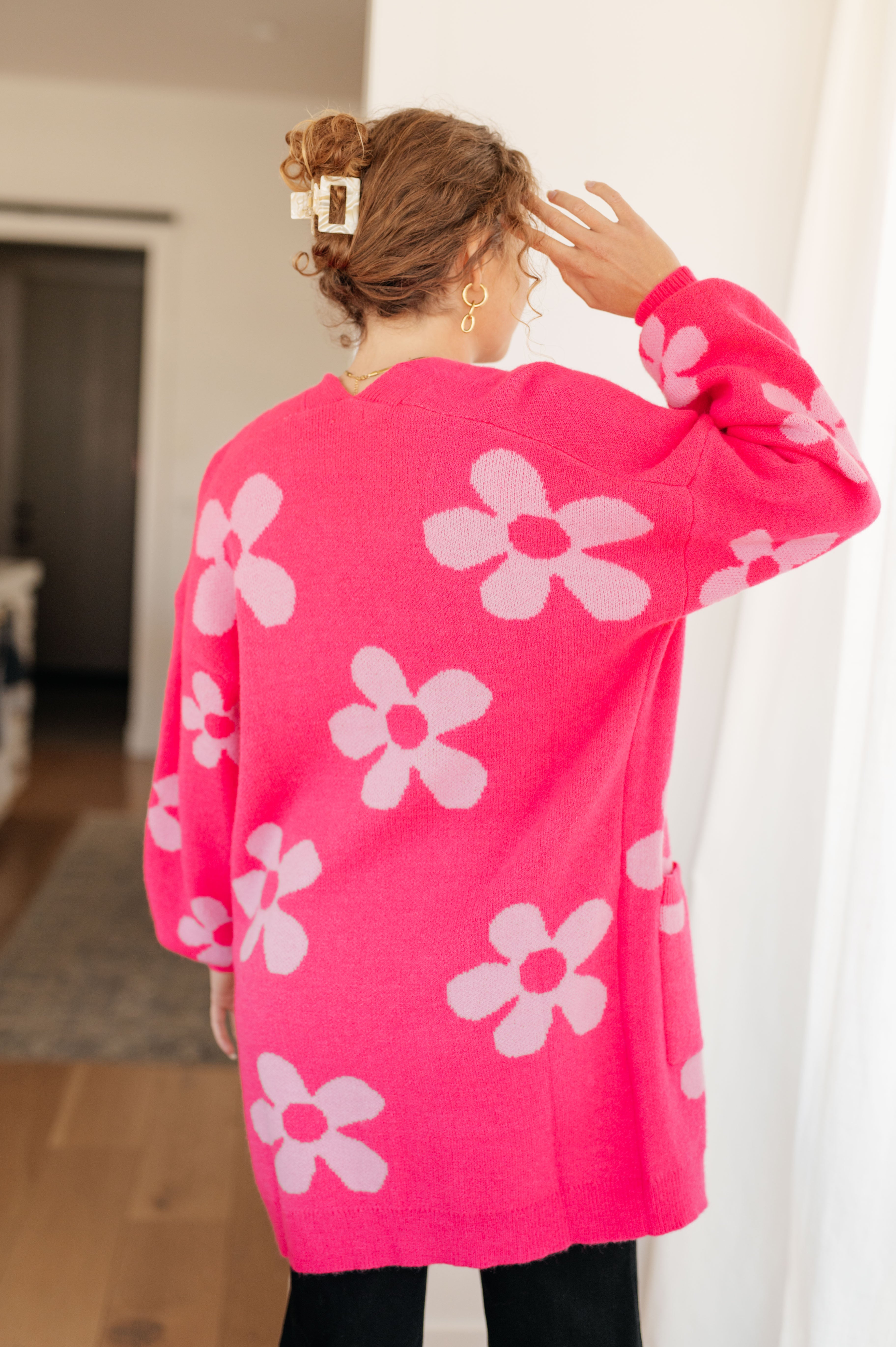 Daisy Floral Cardigan in Hot Pink