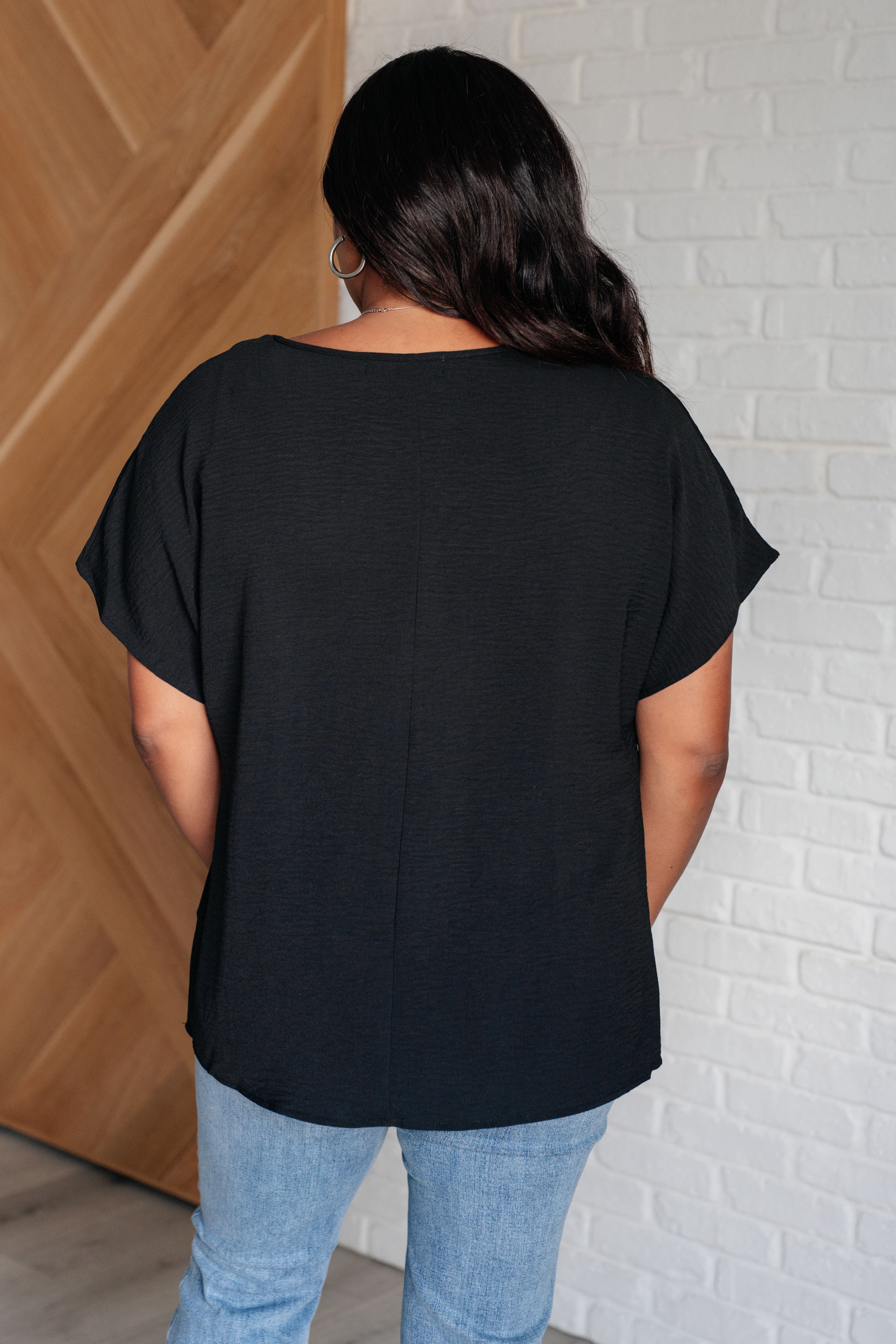 Everyday V-Neck Top in Black