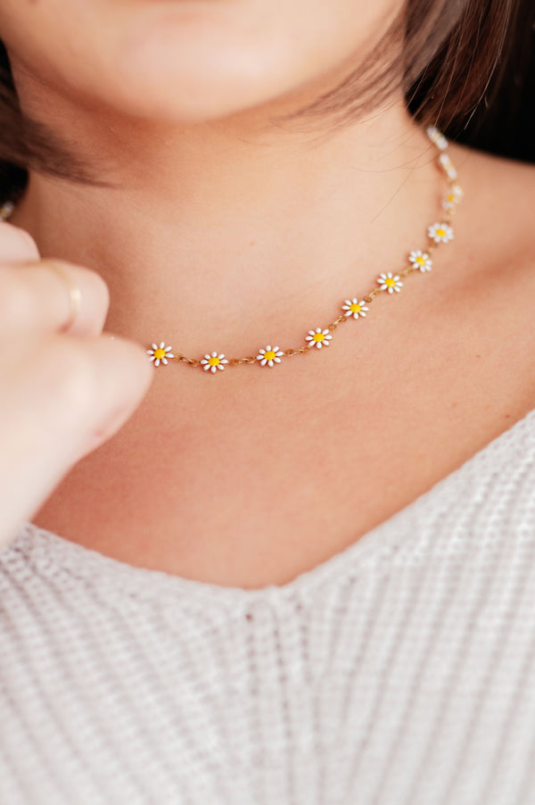 18k Gold Wildflower Necklace in White