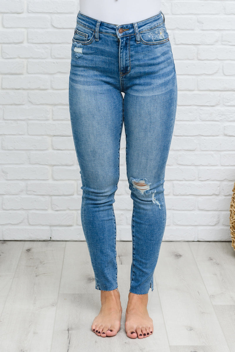 Judy Blue Hi-waisted Dandelion Embroidery Skinny Jean