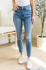 Judy Blue Hi-waisted Dandelion Embroidery Skinny Jean