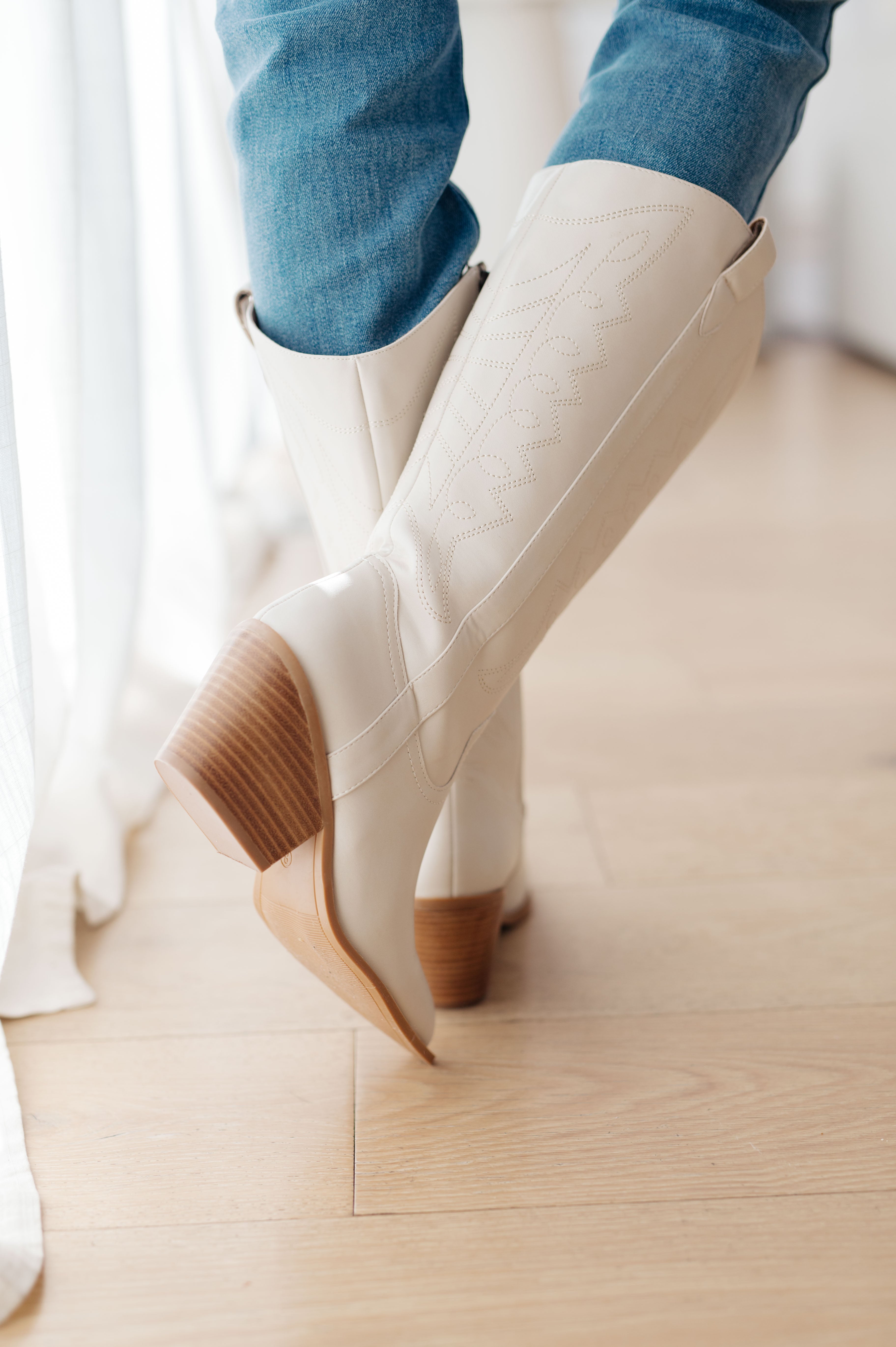 Cowgirl Boots in Off White