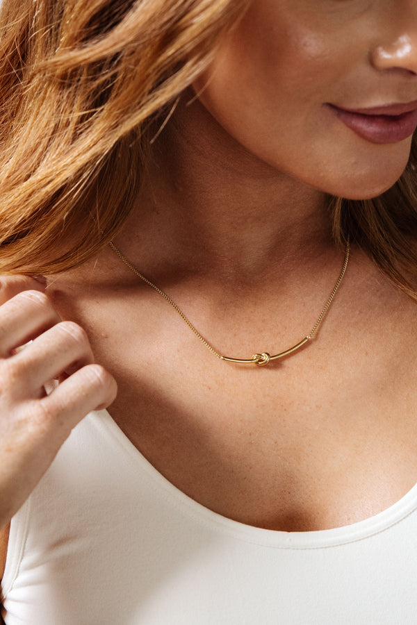 18K gold plated Love Knot Bar Necklace