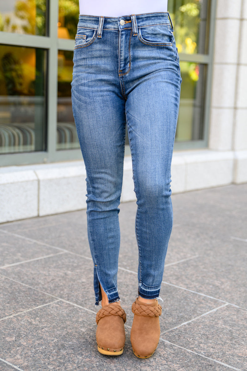 Judy Blue Winona Released Hem Side Slit Skinniy Jeans